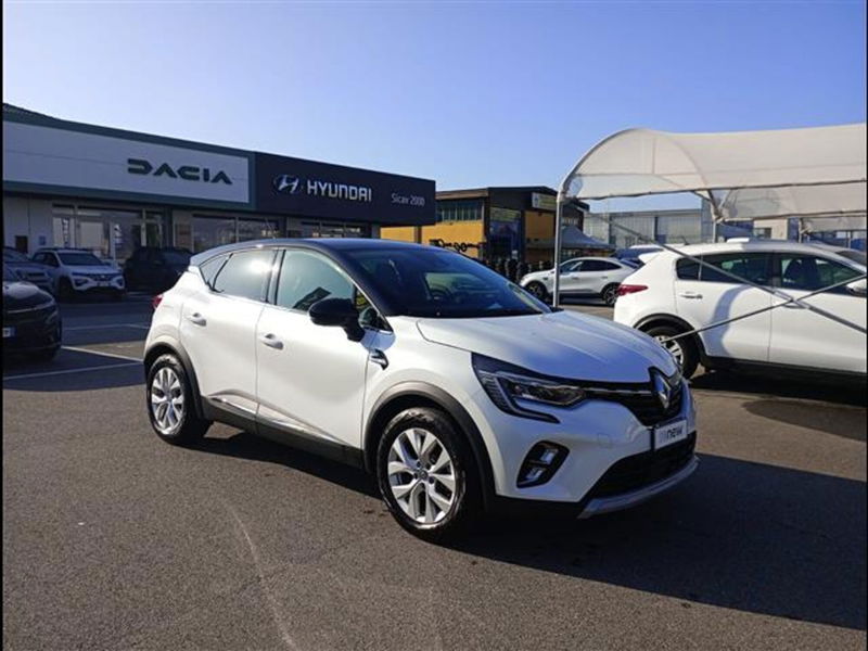 Renault Captur 1.6 full hybrid Techno 145cv auto del 2021 usata a Ivrea