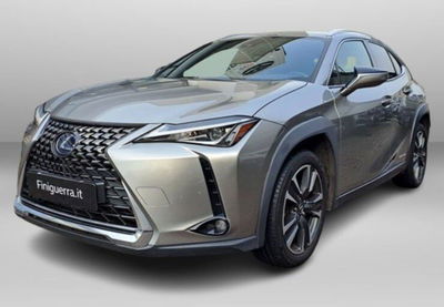 Lexus UX Hybrid 4WD Premium  del 2019 usata a Civate