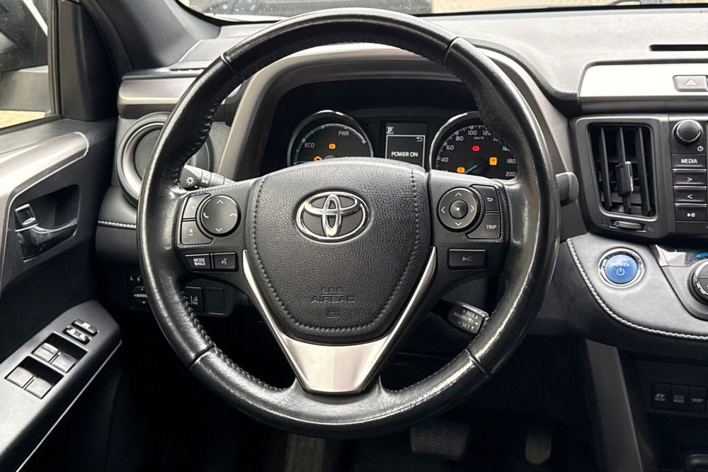 Toyota Rav4 usata a Lecco (9)