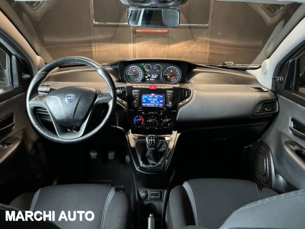 Lancia Ypsilon usata a Perugia (13)