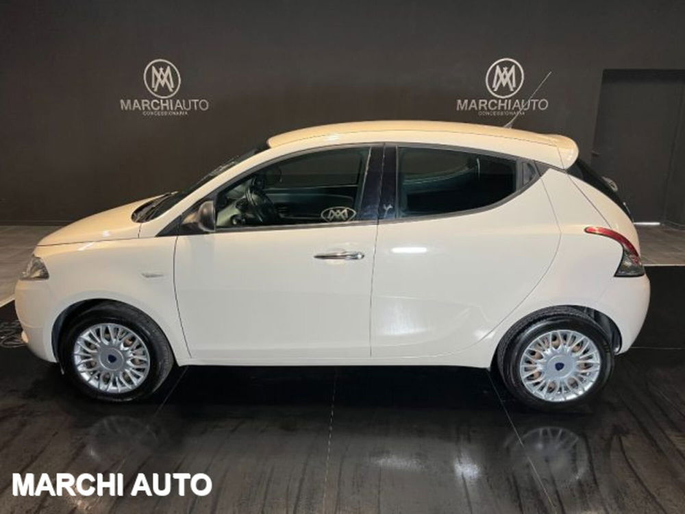 Lancia Ypsilon usata a Perugia (8)