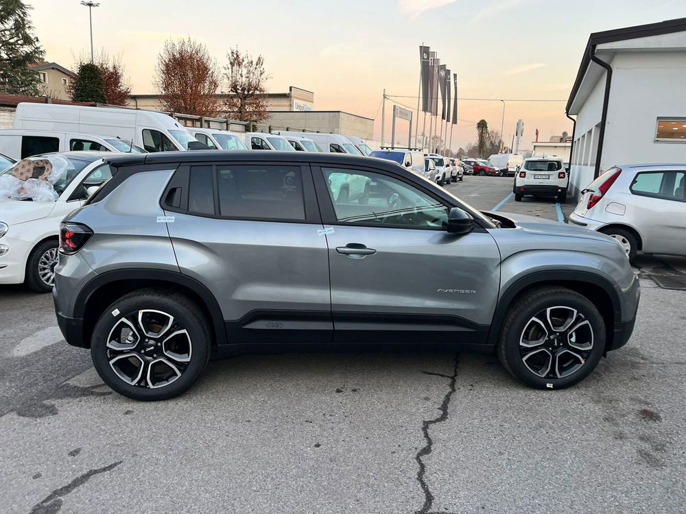 Jeep Avenger nuova a Milano (5)