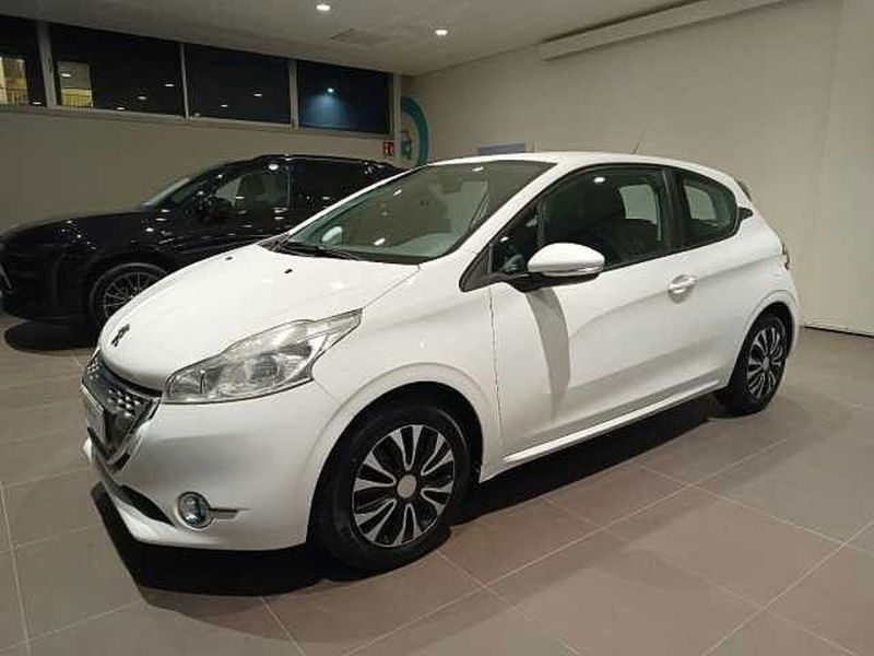 Peugeot 208 e-HDi 68 CV S&amp;S robotizzato 3 porte Active del 2013 usata a Forli&#039;