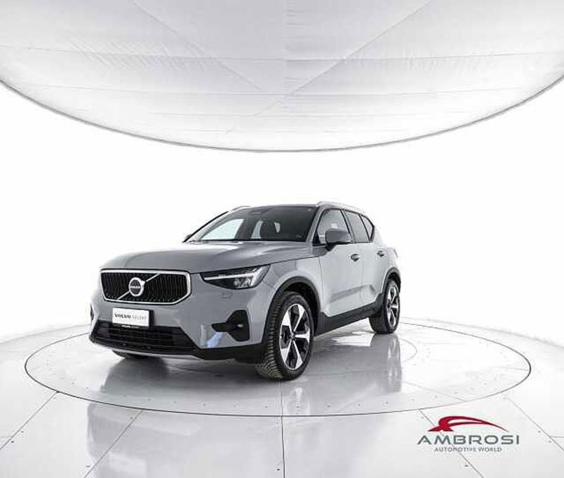 Volvo XC40 2.0 b3 Core auto del 2024 usata a Corciano