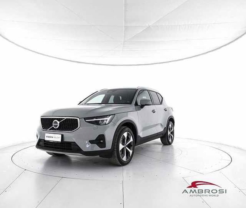 Volvo XC40 2.0 b3 Core auto del 2024 usata a Corciano