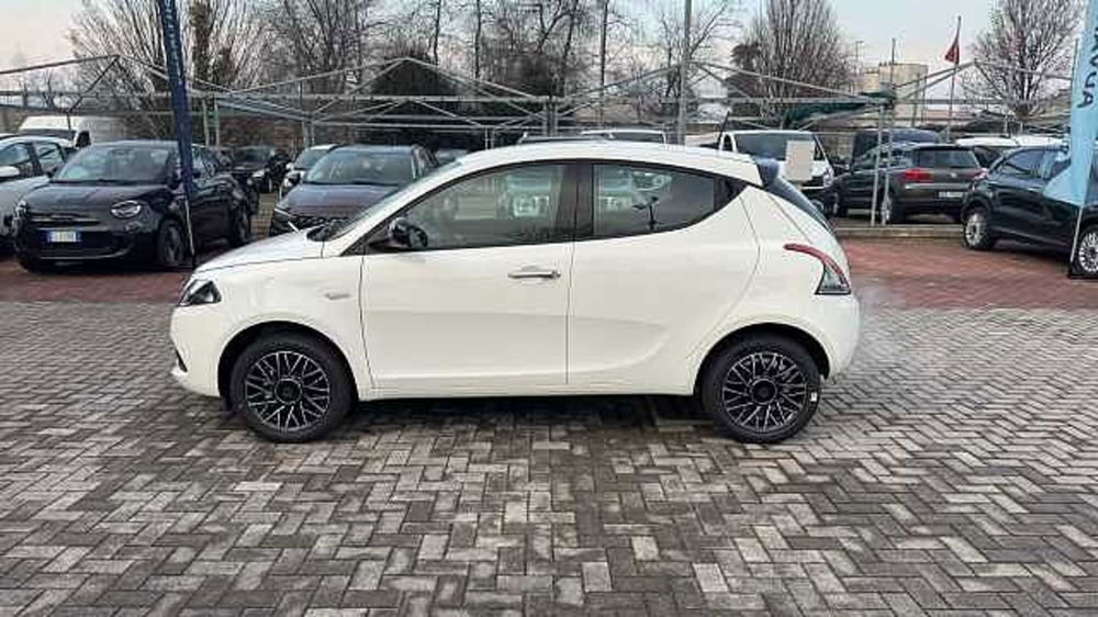 Lancia Ypsilon usata a Milano (2)