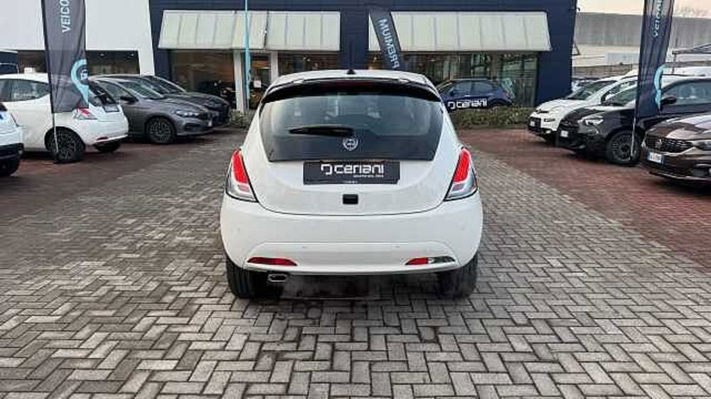 Lancia Ypsilon usata a Milano (4)