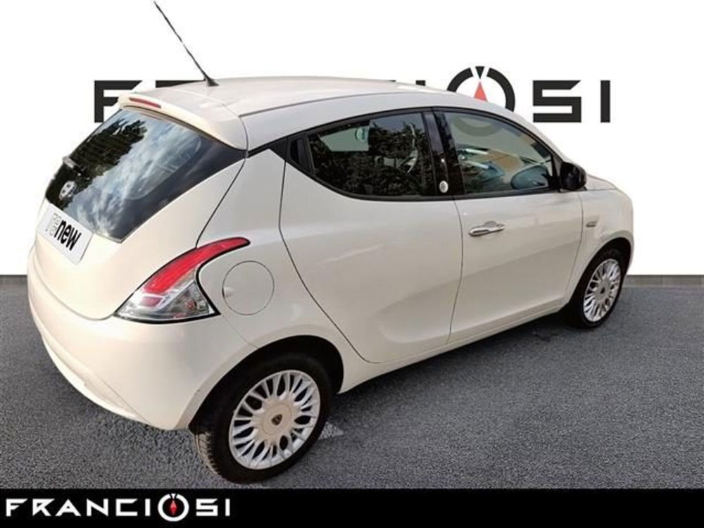 Lancia Ypsilon usata a Modena (3)