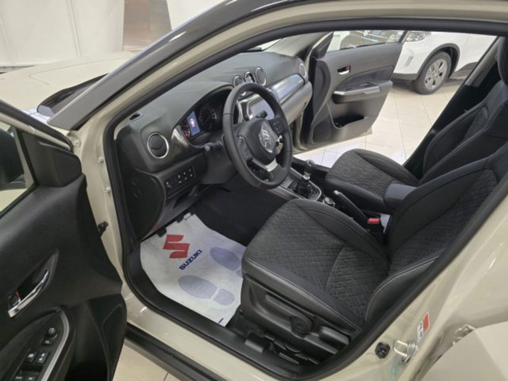 Suzuki Vitara nuova a Reggio Emilia (10)