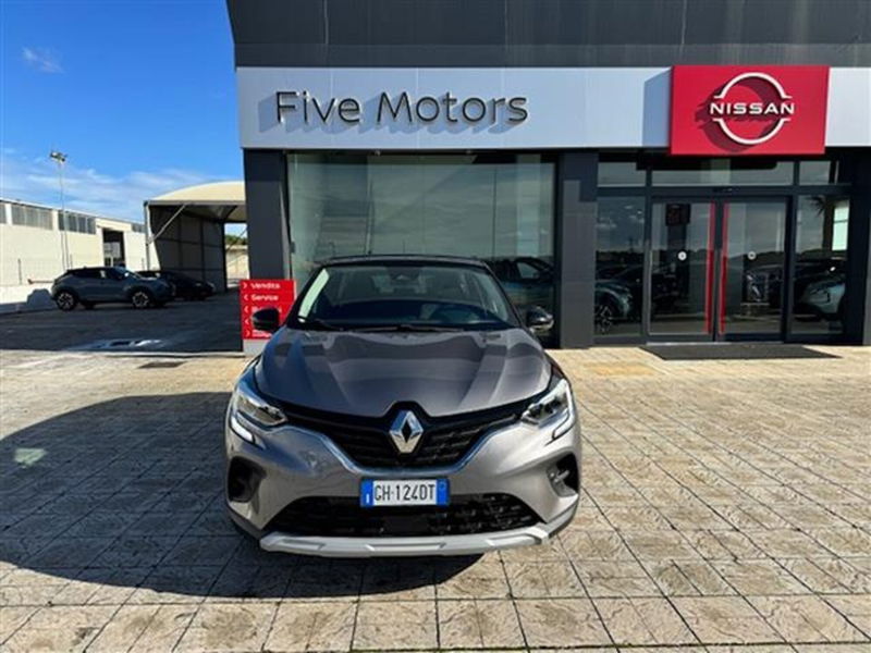 Renault Captur 1.6 full hybrid Techno 145cv auto del 2021 usata a Brindisi