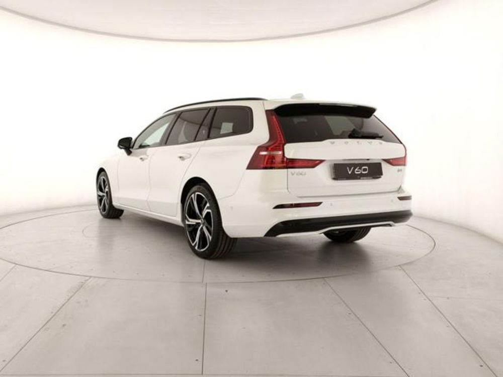 Volvo V60 nuova a Modena (3)