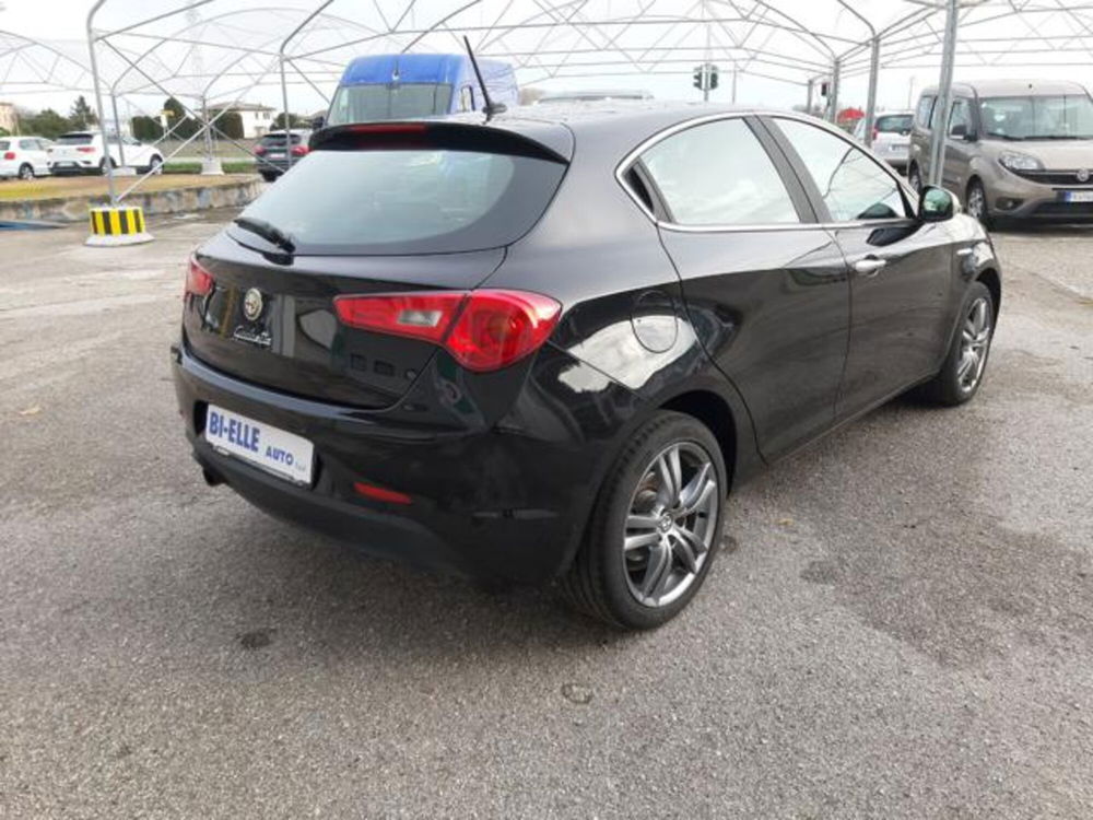 Alfa Romeo Giulietta usata a Padova (6)