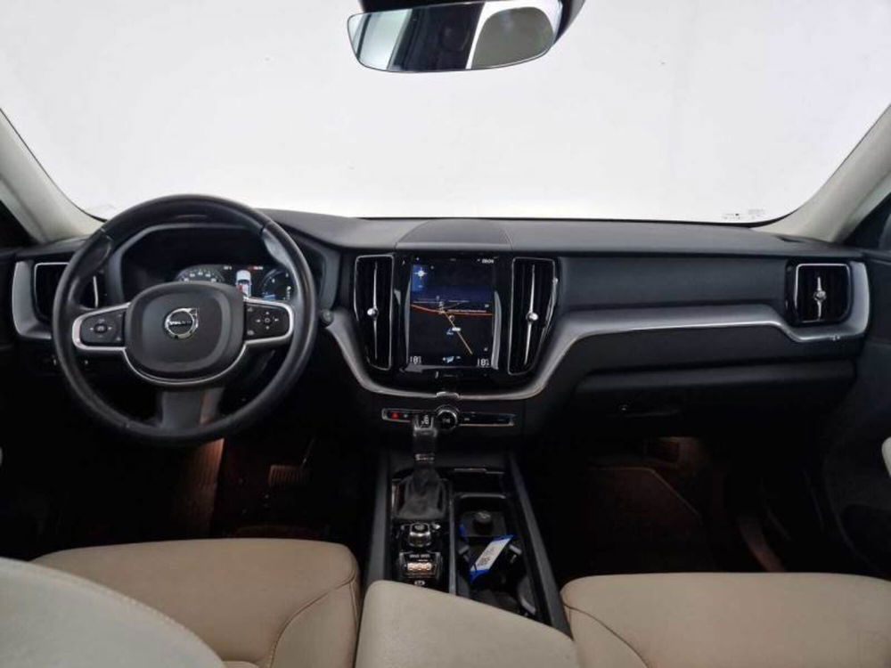 Volvo XC60 usata a Bari (5)