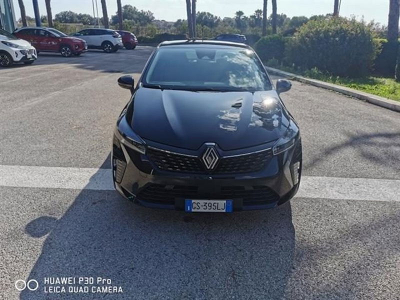 Renault Clio 1.6 E Tech full hybrid 145cv Evolution qstomize van del 2024 usata a Brindisi