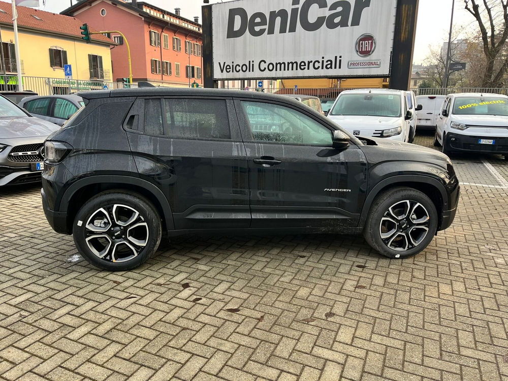 Jeep Avenger nuova a Milano (5)