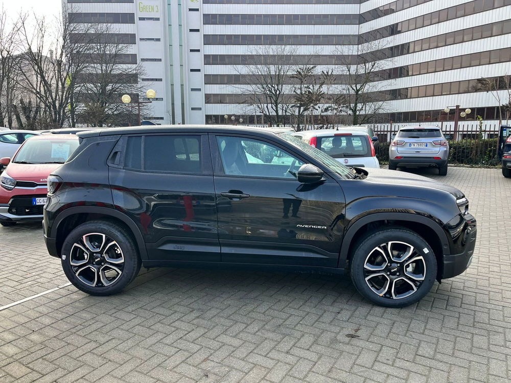 Jeep Avenger nuova a Milano (5)