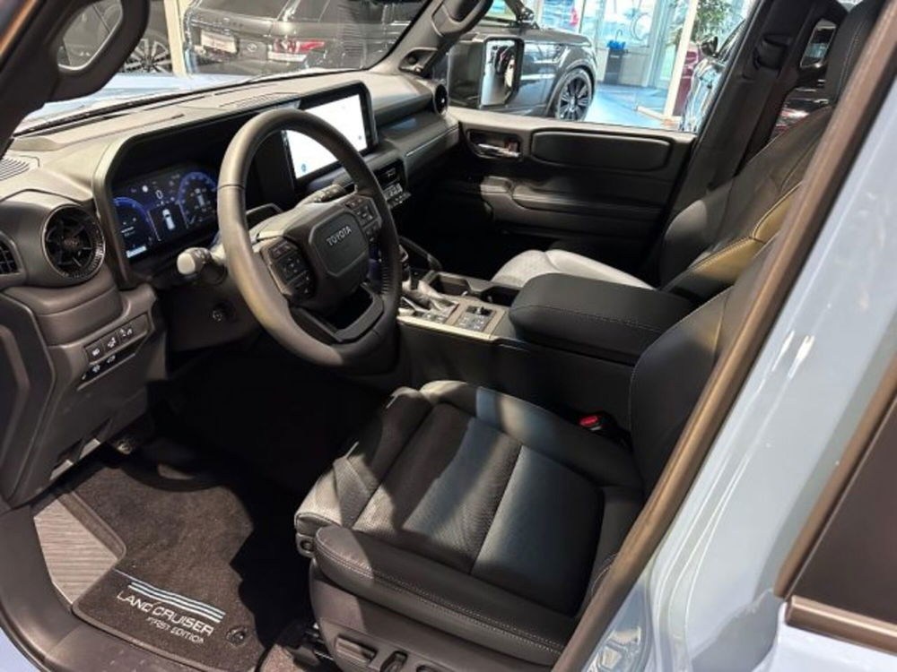 Toyota Land Cruiser nuova a Bologna (12)