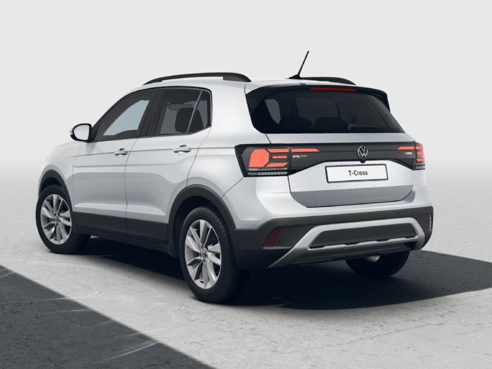 Volkswagen T-Cross nuova a Novara (3)