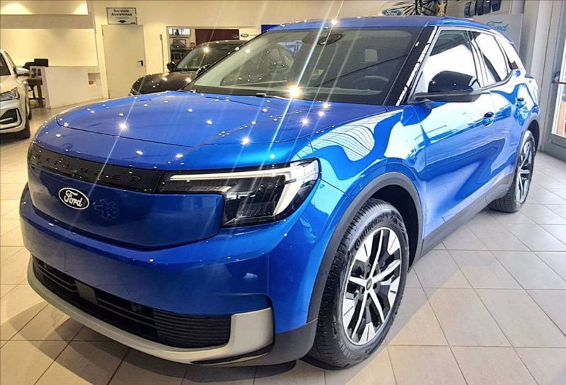 Ford Explorer 77kWh Extended Range Premium rwd nuova a Trezzano sul Naviglio
