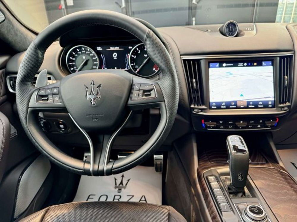 Maserati Levante nuova a Torino (14)