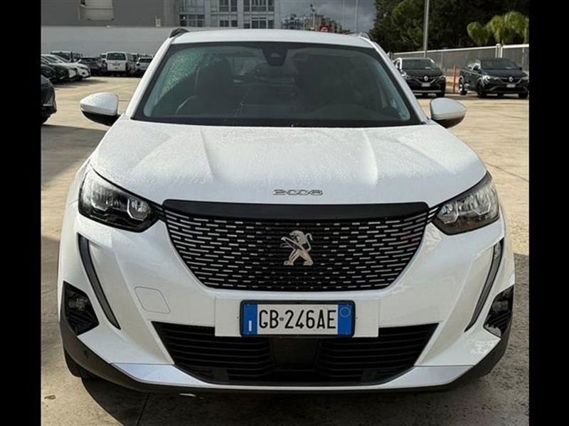 Peugeot 2008 PureTech 130 S&amp;S Allure Navi Pack del 2020 usata a Brindisi