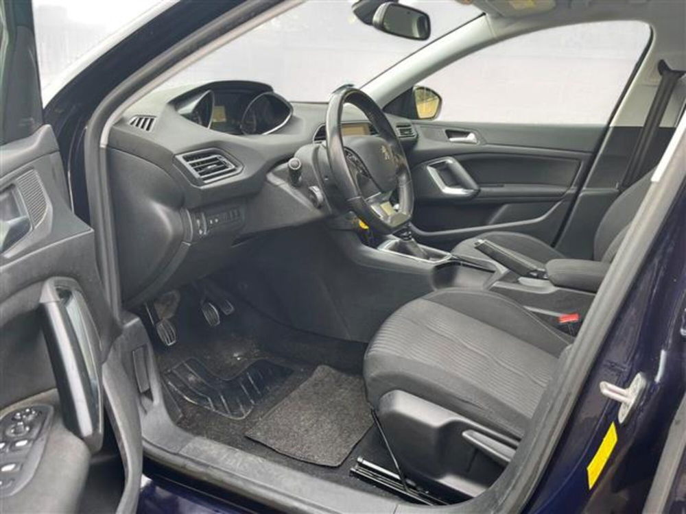 Peugeot 308 SW usata a Livorno (9)