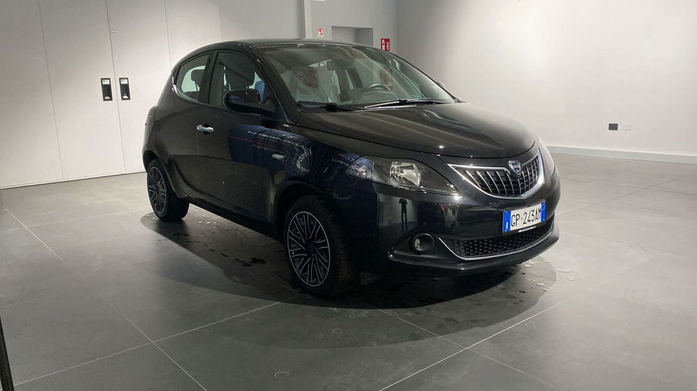 Lancia Ypsilon usata a Bergamo (5)