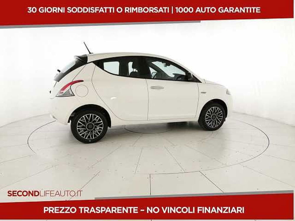 Lancia Ypsilon nuova a Chieti (4)