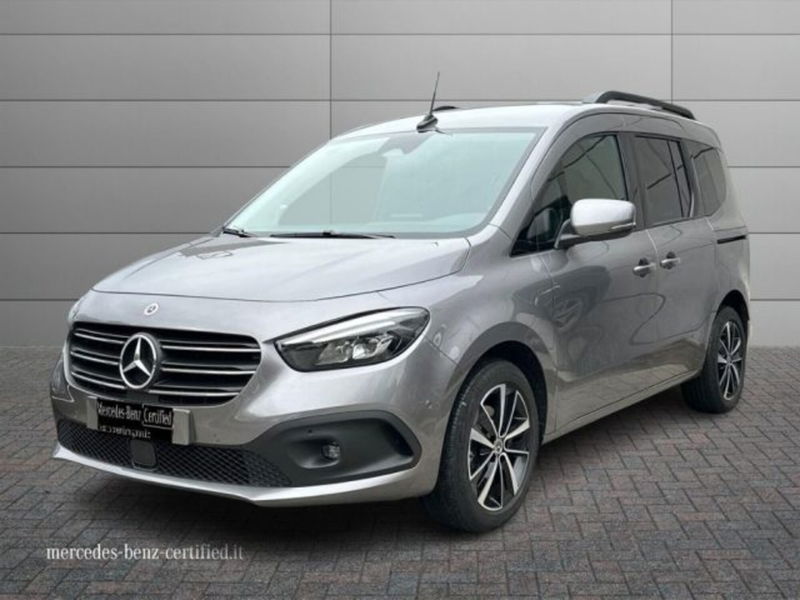 Mercedes-Benz Classe B 180 d Premium  del 2023 usata a Manocalzati