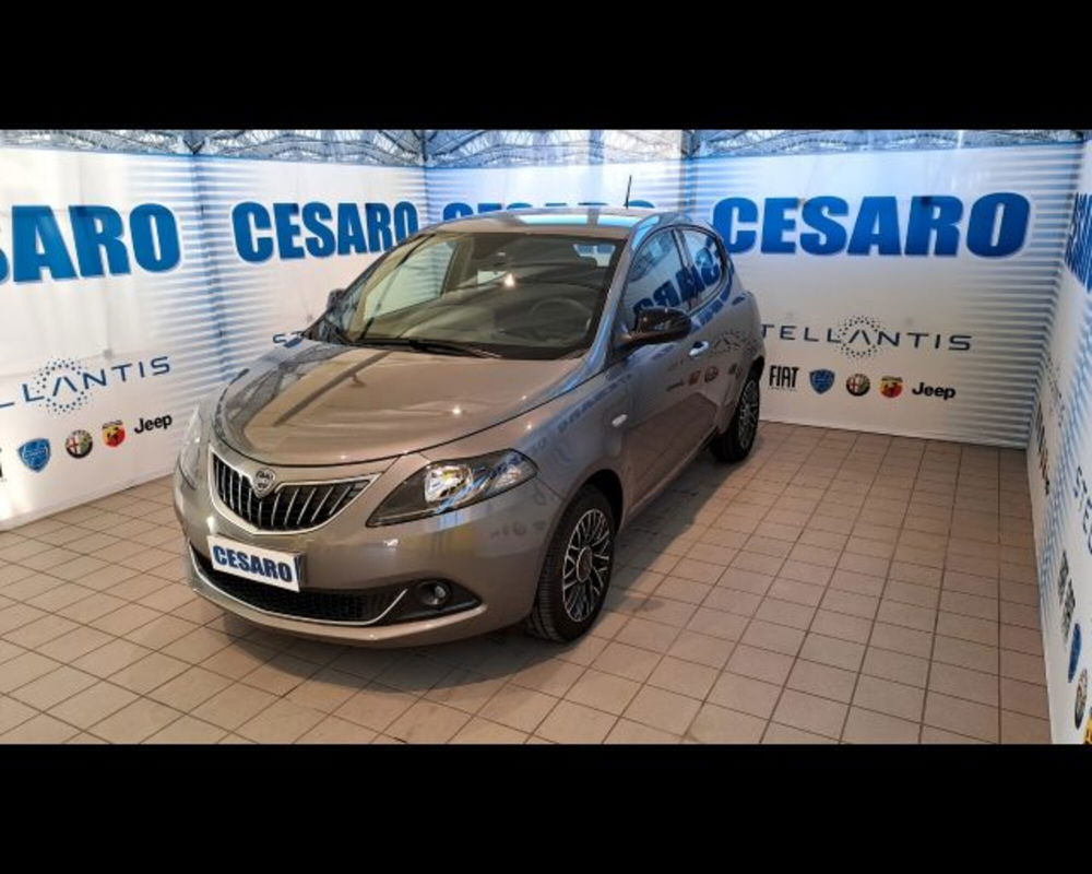 Lancia Ypsilon usata a Aosta (2)