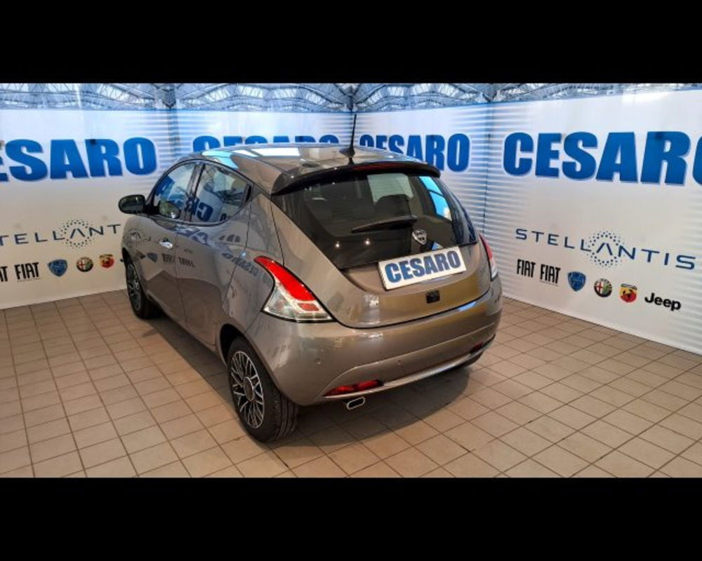 Lancia Ypsilon usata a Aosta (3)