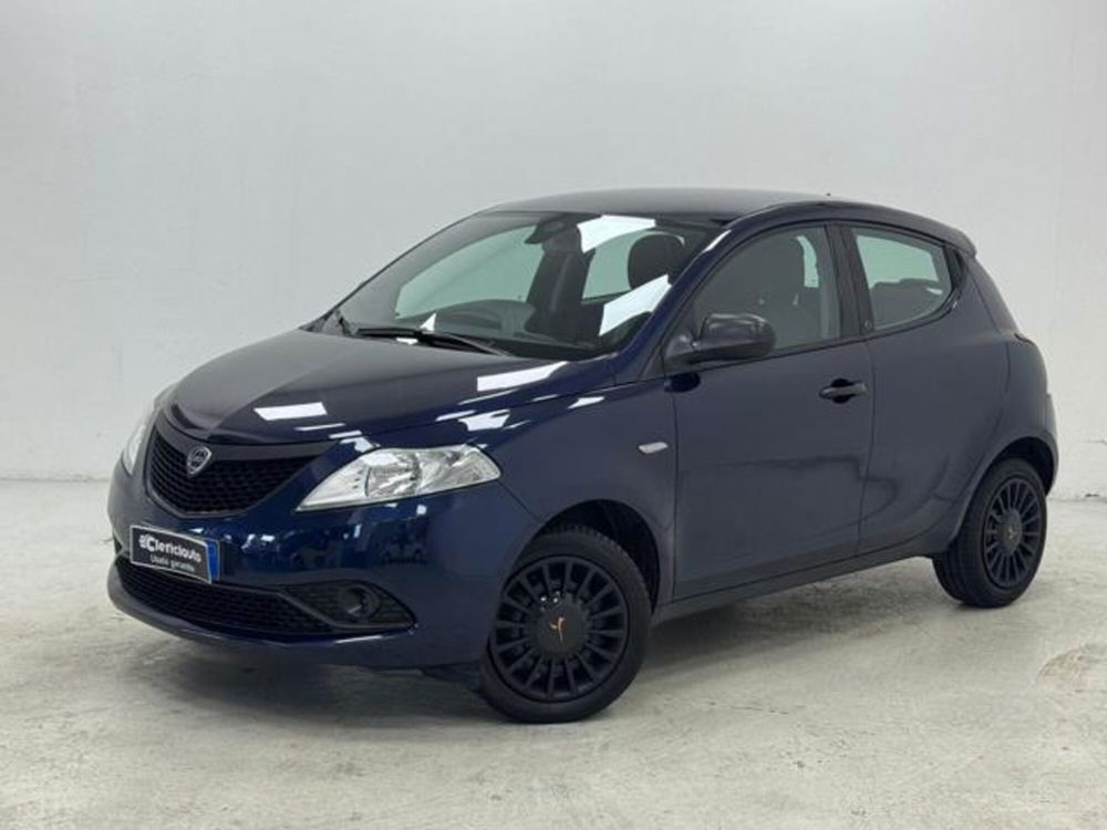 Lancia Ypsilon usata a Como