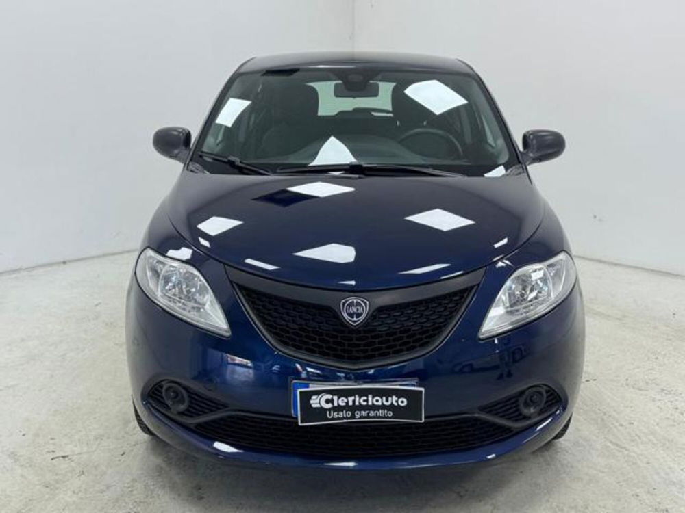 Lancia Ypsilon usata a Como (6)