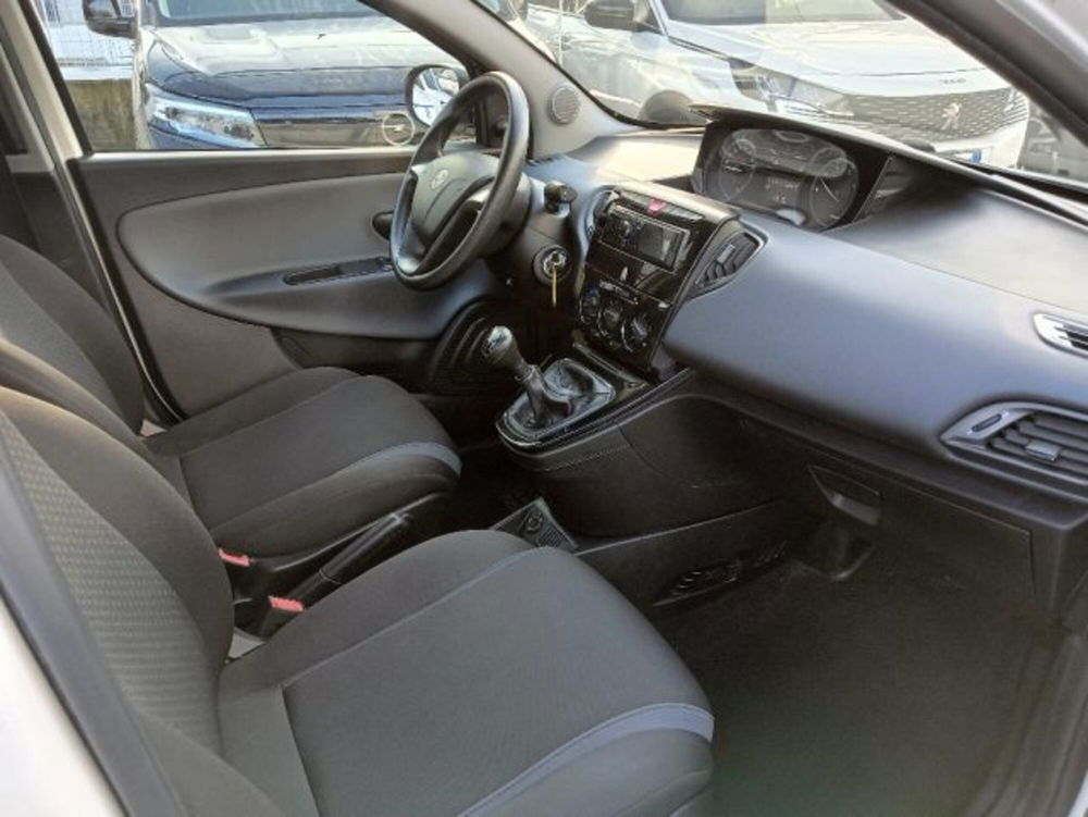 Lancia Ypsilon nuova a Brescia (15)