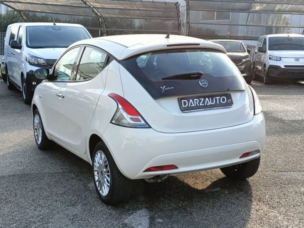 Lancia Ypsilon nuova a Brescia (19)