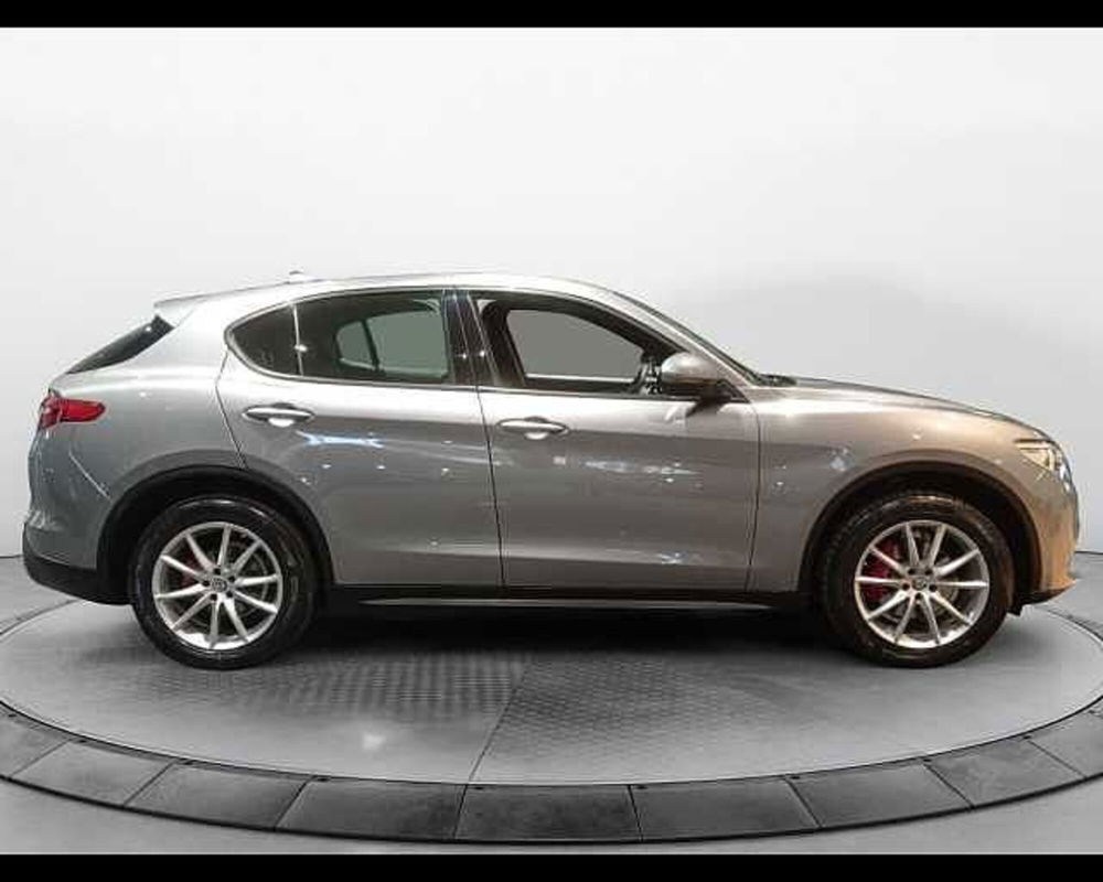 Alfa Romeo Stelvio usata a Prato (4)