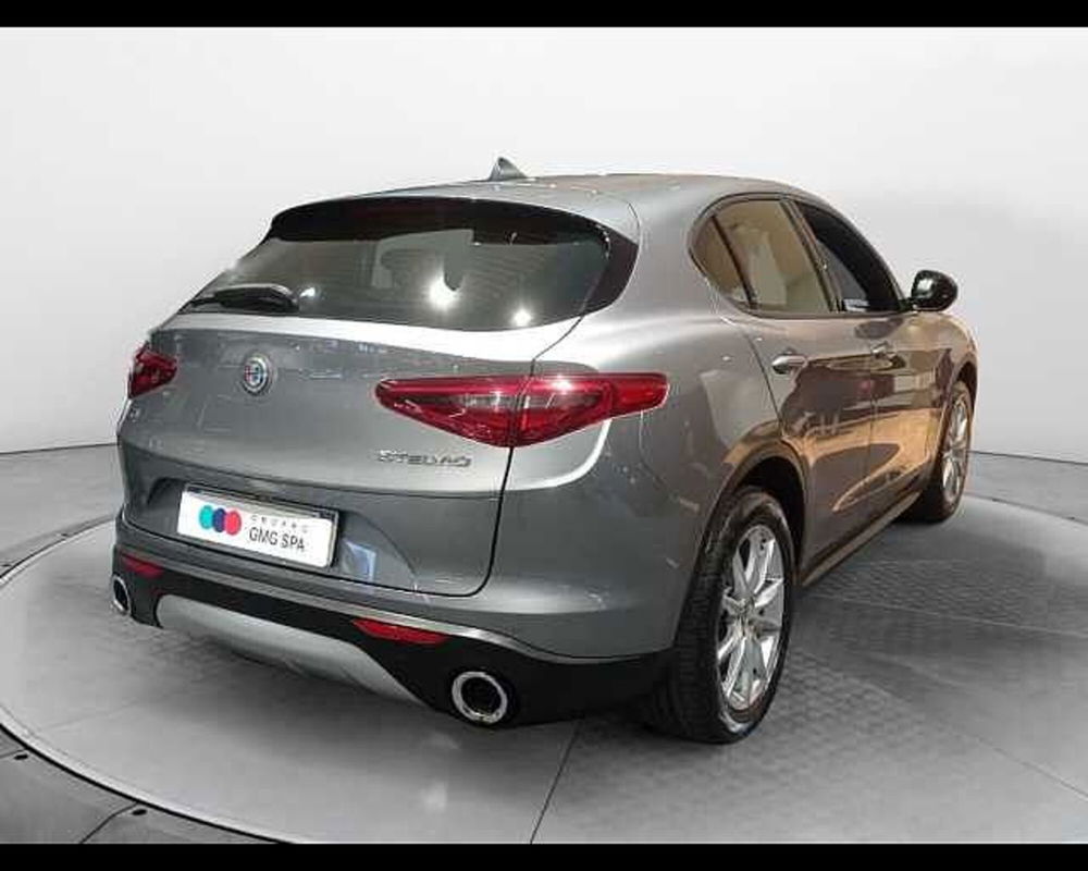 Alfa Romeo Stelvio usata a Prato (5)