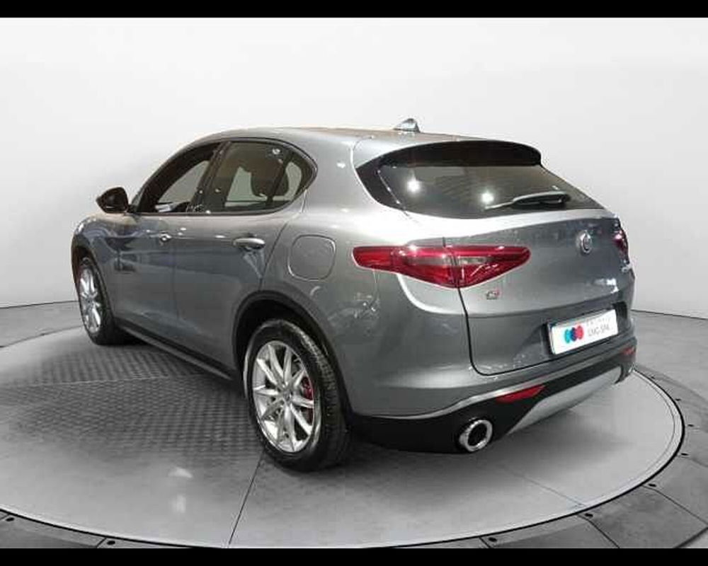 Alfa Romeo Stelvio usata a Prato (7)