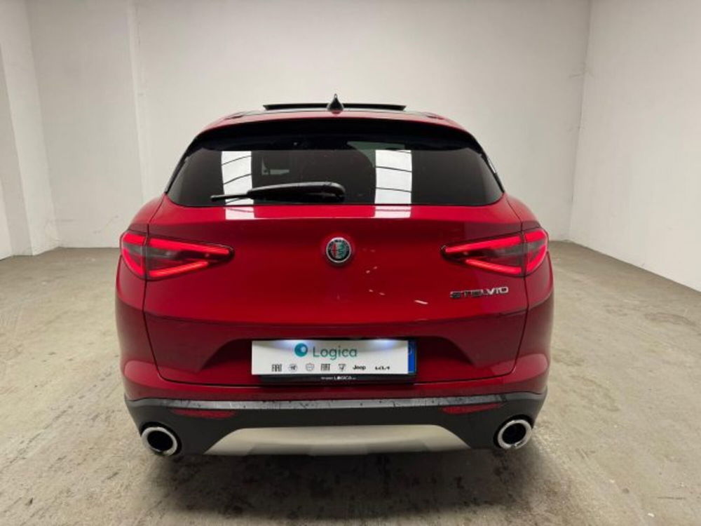 Alfa Romeo Stelvio usata a Biella (8)