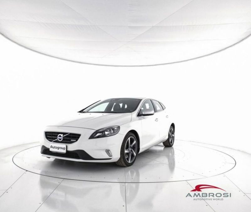 Volvo V40 D4 Geartronic R-design Momentum  del 2015 usata a Corciano