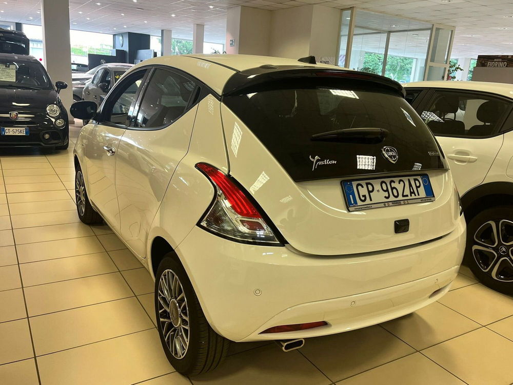 Lancia Ypsilon usata a Milano (6)