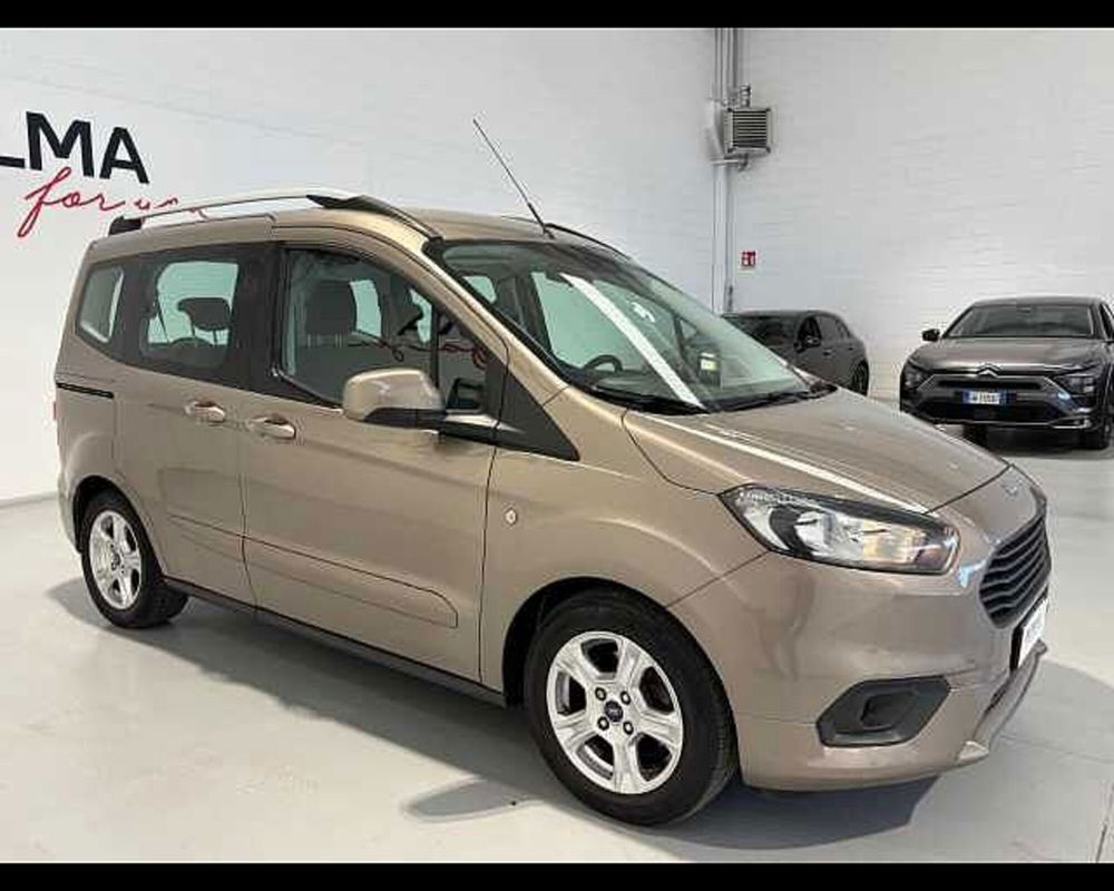 Ford Tourneo Courier usata a Milano (3)