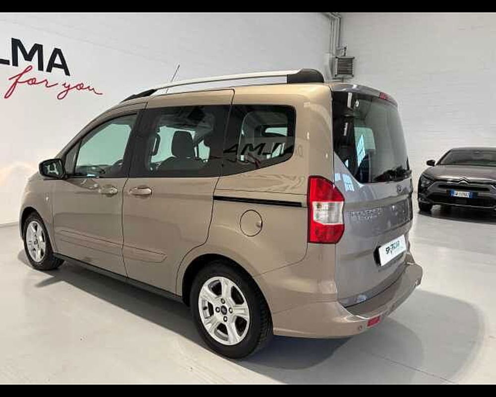 Ford Tourneo Courier usata a Milano (6)