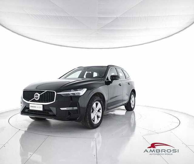 Volvo XC60 B4 (d) AWD Geartronic Momentum Pro  del 2022 usata a Viterbo