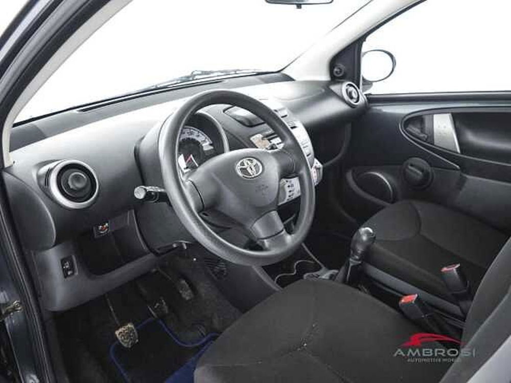 Toyota Aygo usata a Viterbo (8)