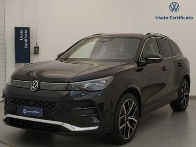 Volkswagen Tiguan 2.0 TDI 150 CV SCR DSG 4MOTION R-Line del 2024 usata a Busto Arsizio