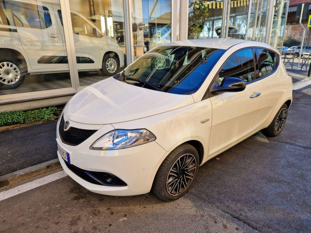 Lancia Ypsilon usata a Cuneo