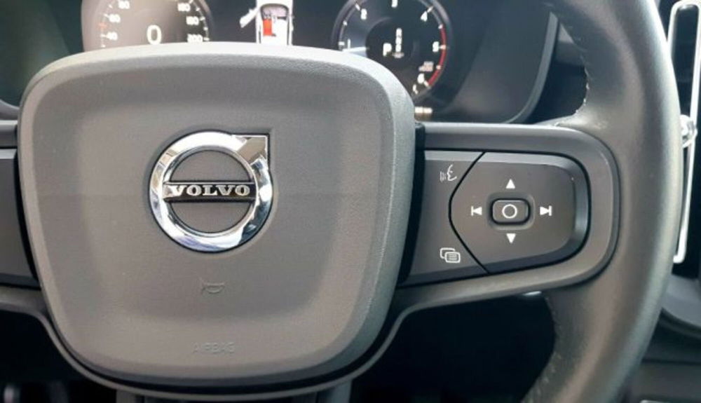 Volvo XC40 usata a Oristano (13)