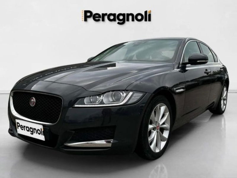 Jaguar XE 2.0 D 180 CV aut. Prestige  del 2017 usata a Monteriggioni