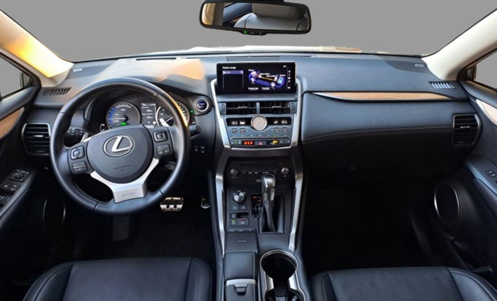 Lexus NX usata a Lecco (12)